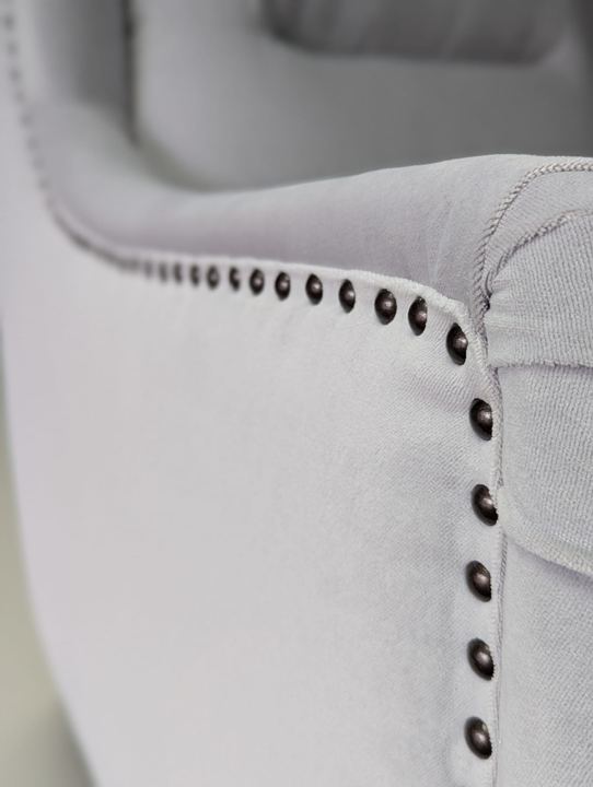 Close-up of the stud line on the arm