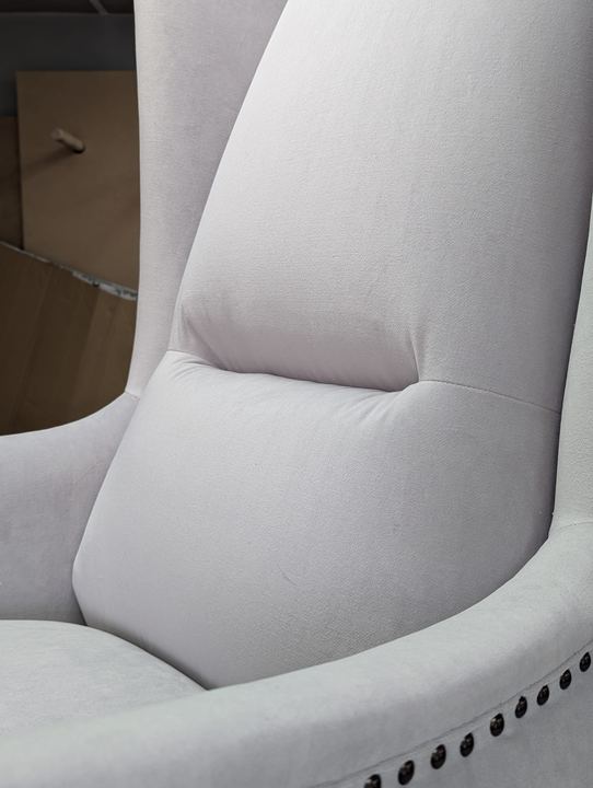 Close-up of the shaped lumbar panel